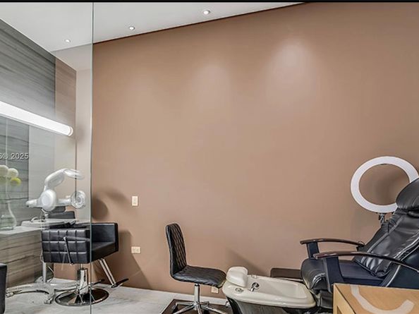 88 SW 7th St 2603, Miami FL 33130