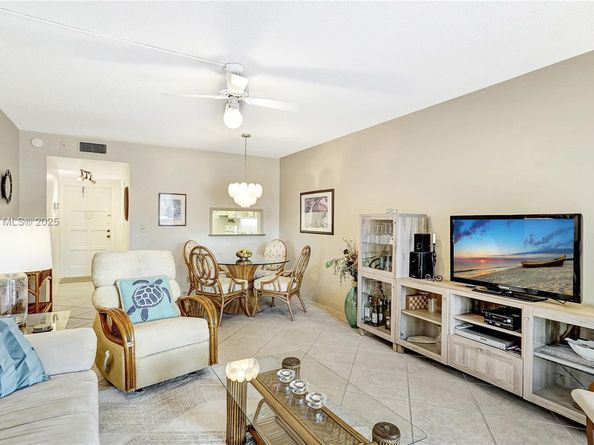 1101 Hillcrest Ct 103, Hollywood FL 33021