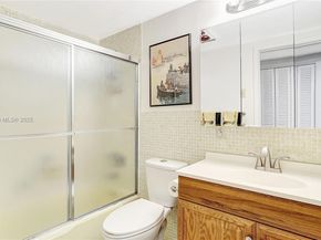 1101 Hillcrest Ct 103, Hollywood FL 33021