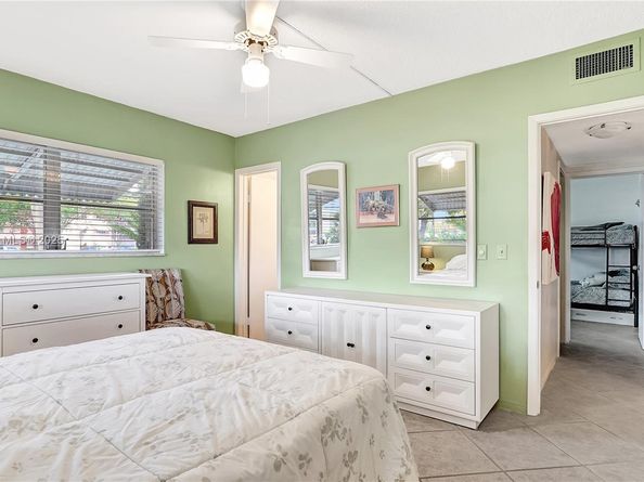 1101 Hillcrest Ct 103, Hollywood FL 33021