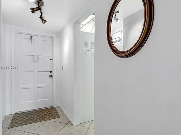 1101 Hillcrest Ct 103, Hollywood FL 33021