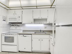 1101 Hillcrest Ct 103, Hollywood FL 33021