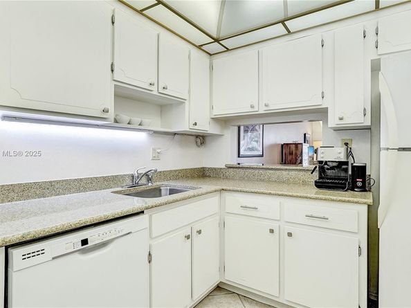 1101 Hillcrest Ct 103, Hollywood FL 33021