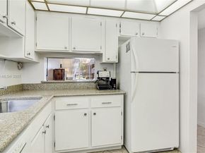 1101 Hillcrest Ct 103, Hollywood FL 33021