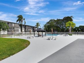 1101 Hillcrest Ct 103, Hollywood FL 33021