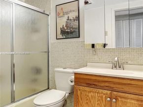 1101 Hillcrest Ct 103, Hollywood FL 33021