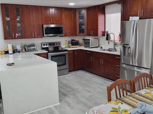 1650 NE 147th St, Miami FL 33181