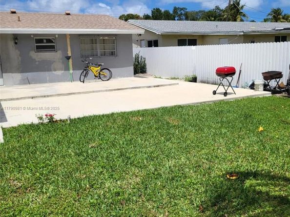 1650 NE 147th St, Miami FL 33181