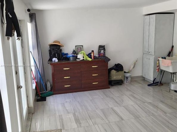 1650 NE 147th St, Miami FL 33181