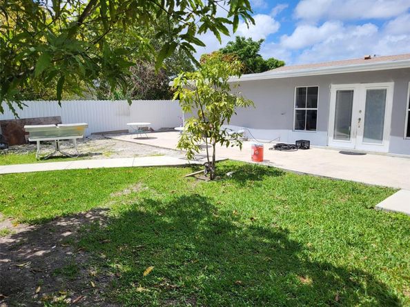 1650 NE 147th St, Miami FL 33181