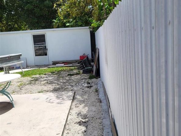 1650 NE 147th St, Miami FL 33181