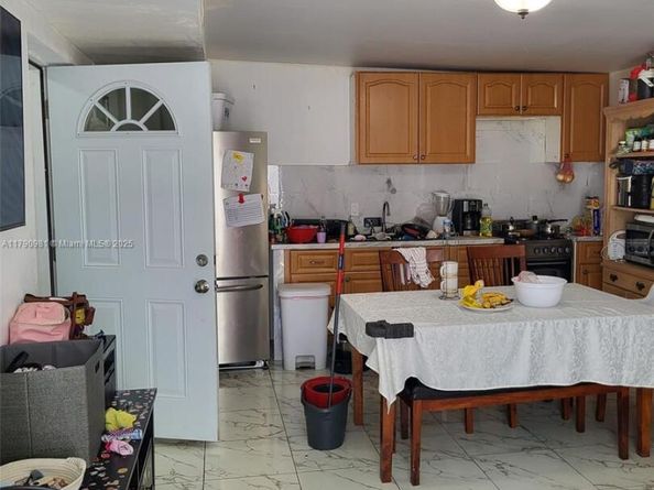 1650 NE 147th St, Miami FL 33181