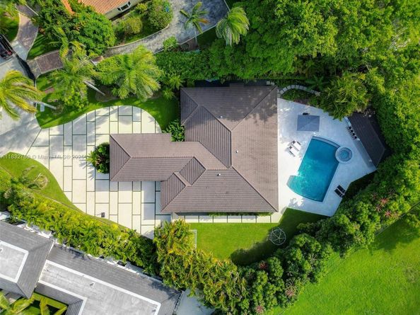 4800 Bay Point Rd, Miami FL 33137