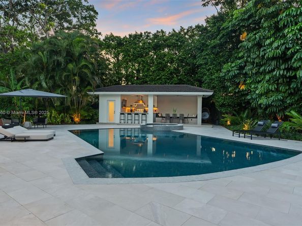 4800 Bay Point Rd, Miami FL 33137