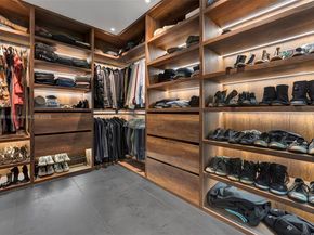 4800 Bay Point Rd, Miami FL 33137