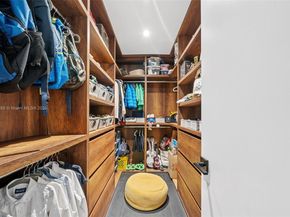 4800 Bay Point Rd, Miami FL 33137