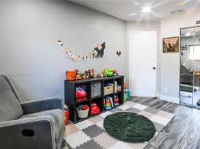 8185 SW 24th St, Davie FL 33324