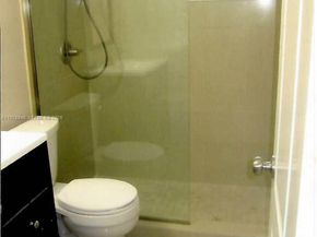 1800 SW 25th St 2109, Miami FL 33133