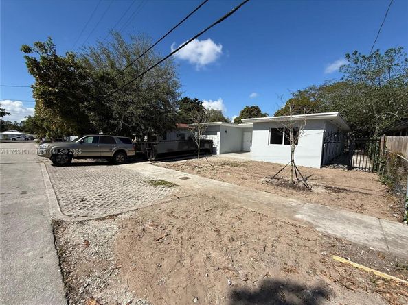 1361 NW 29th Ter, Miami FL 33142