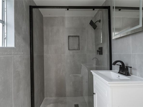 4041 NE 15th Ter, Pompano Beach FL 33064