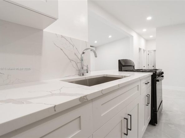 4041 NE 15th Ter, Pompano Beach FL 33064