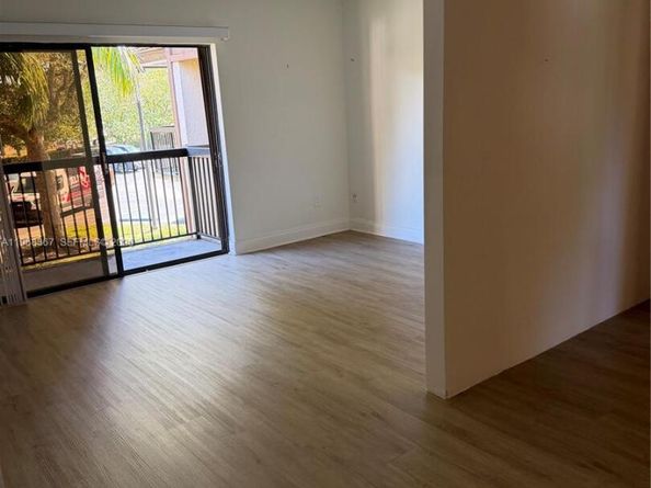 7925 SW 86th St 923, Miami FL 33143