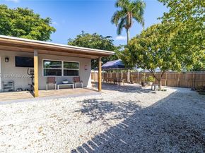 2950 NE 11th Ave, Pompano Beach FL 33064