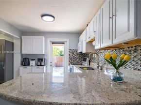 2950 NE 11th Ave, Pompano Beach FL 33064