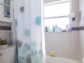 2950 NE 11th Ave, Pompano Beach FL 33064