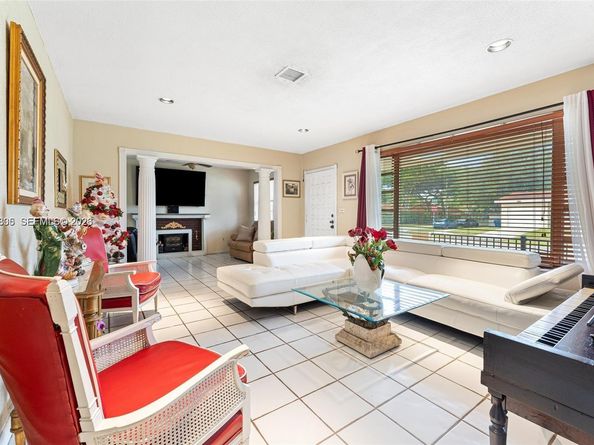 1110 NE 204th Ter, Miami FL 33179