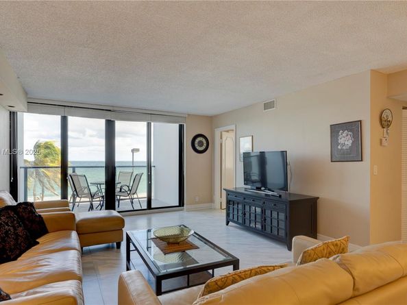 2301 S Ocean Dr 301, Hollywood FL 33019