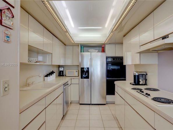 2301 S Ocean Dr 301, Hollywood FL 33019