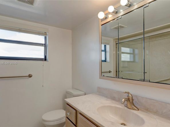 2301 S Ocean Dr 301, Hollywood FL 33019