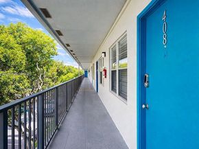 13450 SW 3rd St 408D, Pembroke Pines FL 33027