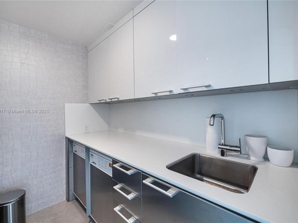 6799 Collins Ave LPH01 & 02, Miami Beach FL 33141