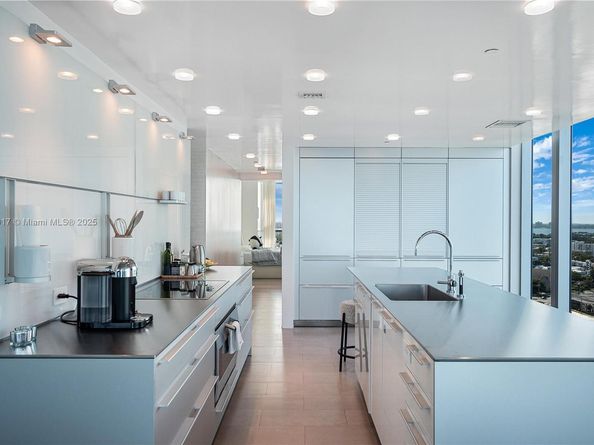 6799 Collins Ave LPH01 & 02, Miami Beach FL 33141