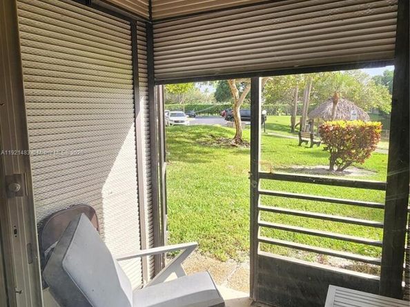 900 Colony Point Cir 107, Pembroke Pines FL 33026