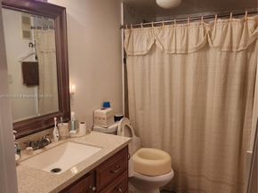 900 Colony Point Cir 107, Pembroke Pines FL 33026