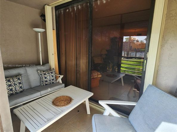 900 Colony Point Cir 107, Pembroke Pines FL 33026