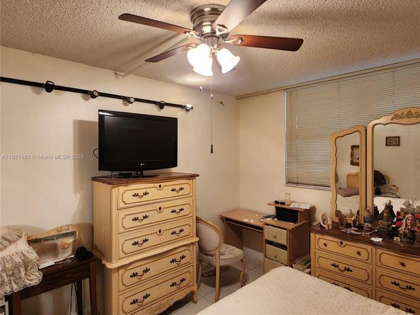 900 Colony Point Cir 107, Pembroke Pines FL 33026