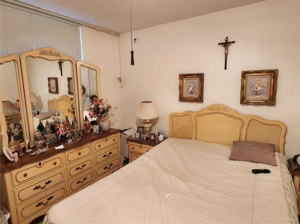 900 Colony Point Cir 107, Pembroke Pines FL 33026