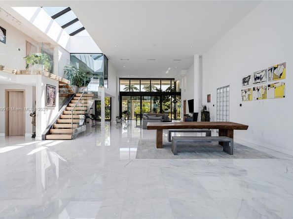 7960 Biscayne Point Cir, Miami Beach FL 33141