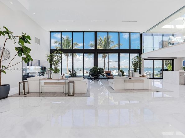 7960 Biscayne Point Cir, Miami Beach FL 33141