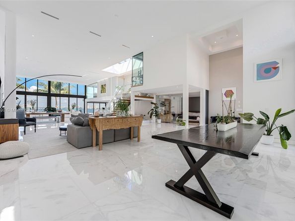 7960 Biscayne Point Cir, Miami Beach FL 33141