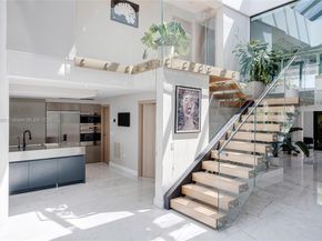 7960 Biscayne Point Cir, Miami Beach FL 33141