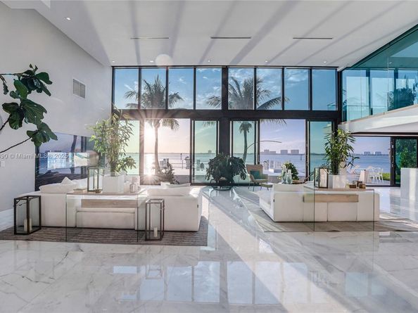 7960 Biscayne Point Cir, Miami Beach FL 33141