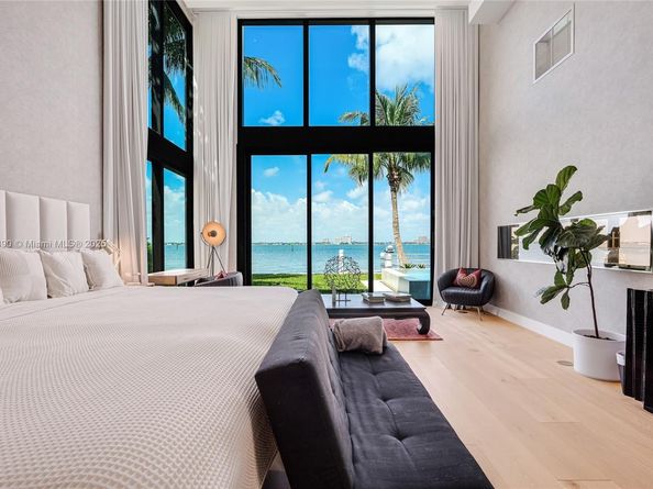 7960 Biscayne Point Cir, Miami Beach FL 33141
