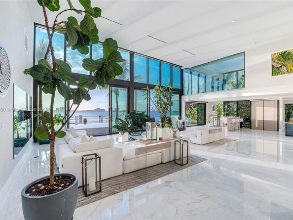 7960 Biscayne Point Cir, Miami Beach FL 33141
