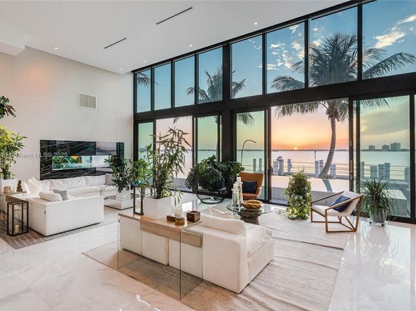 7960 Biscayne Point Cir, Miami Beach FL 33141