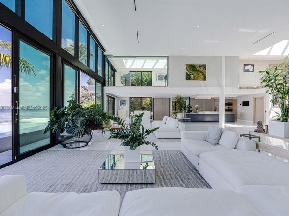 7960 Biscayne Point Cir, Miami Beach FL 33141